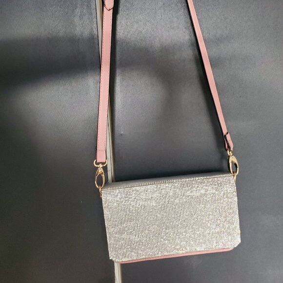 Monique Rene convertible clutch with interchangeable flap - Picture 4 of 12